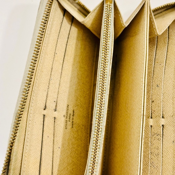 Louis Vuitton white Damier zippy wallet - Picture 10 of 13